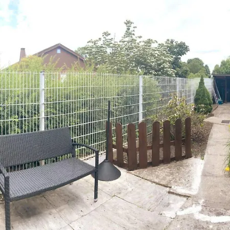 Ruhige Freistehender Mit Parkplatz