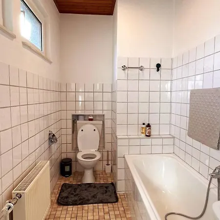 Ruhige Freistehender Mit Parkplatz