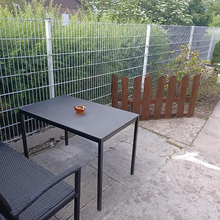 Ruhige Freistehender Mit Parkplatz Lägenhet *