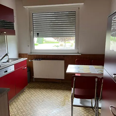 Lägenhet Ruhige Freistehender Mit Parkplatz