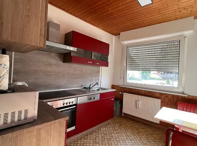 Ruhige Freistehender Mit Parkplatz Lägenhet