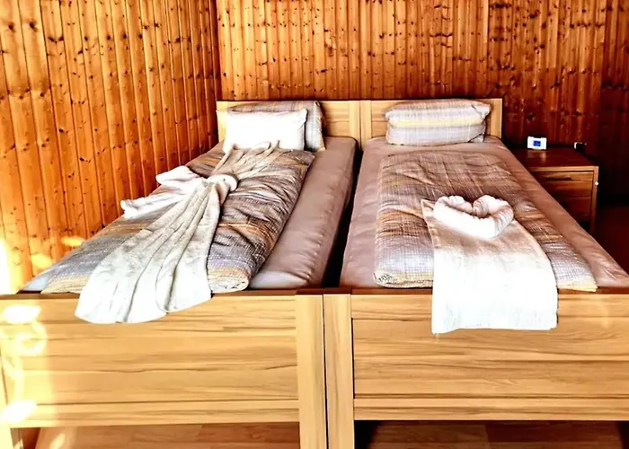 Lägenhet Ruhige Freistehender Mit Parkplatz *