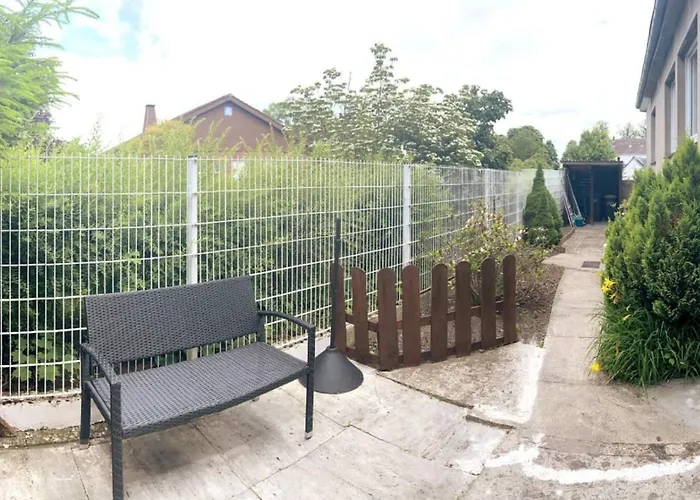 Ruhige Freistehender Mit Parkplatz