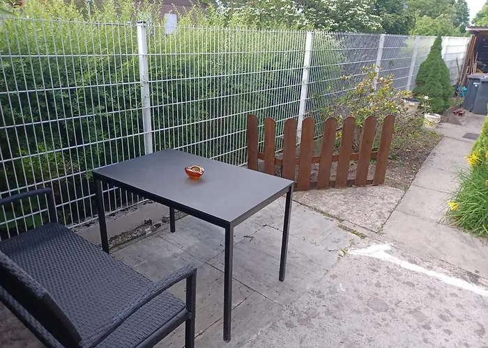 Ruhige Freistehender Mit Parkplatz Lägenhet *